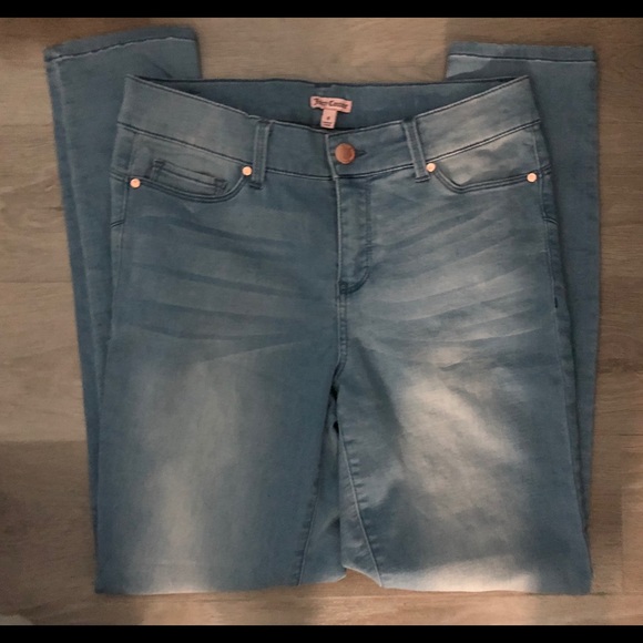 NWOT BY JUICY COUTURE!!!!!!  STRAIGHT LEG JEANS - Picture 6 of 6